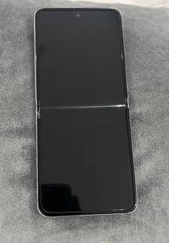 Samsung Z Flip 3 (5g) Official Pta Minor Spot On Top Left Corner