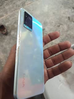 vivo y33s condition 10 by 10 full box and charger