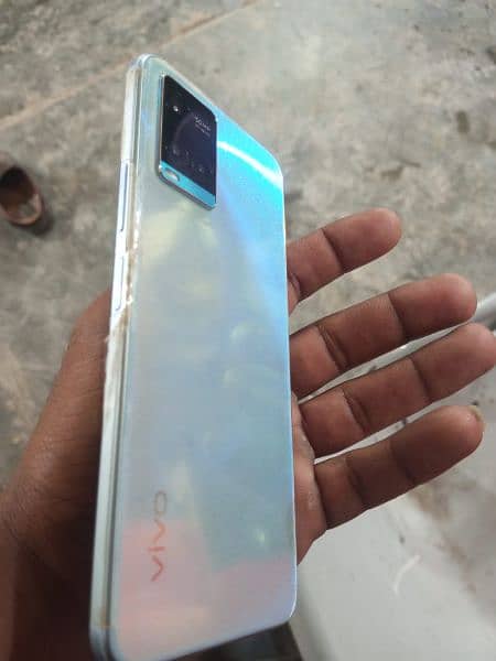 vivo y33s condition 10 by 10 full box and charger 0