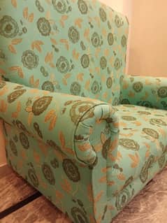 10/10 condition dewan two seater Jumbo size and back is long