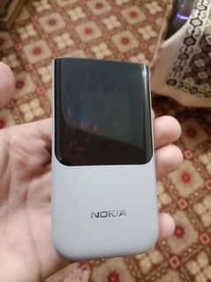 Nokia 2720 flip