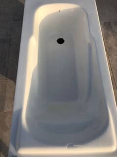 Bath Tub - White Color