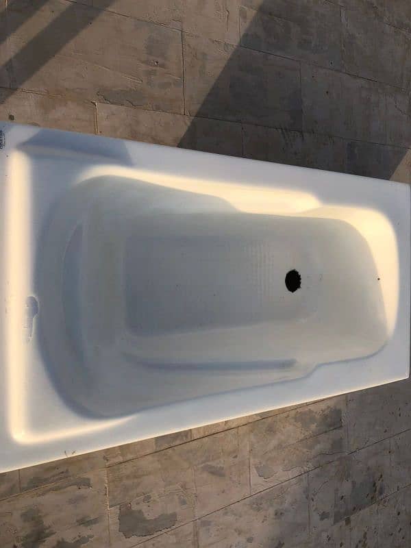 Bath Tub - White Color 1