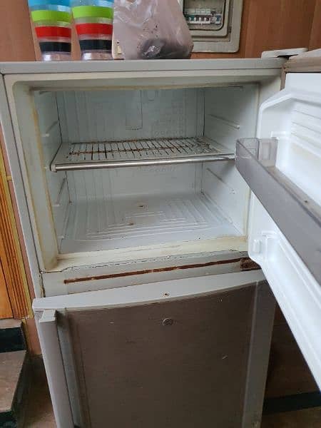 a dawlance full size refrigerator for sale 2