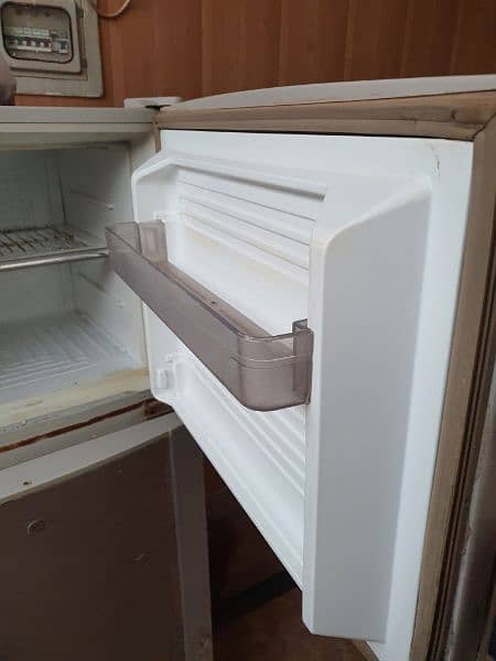 a dawlance full size refrigerator for sale 3