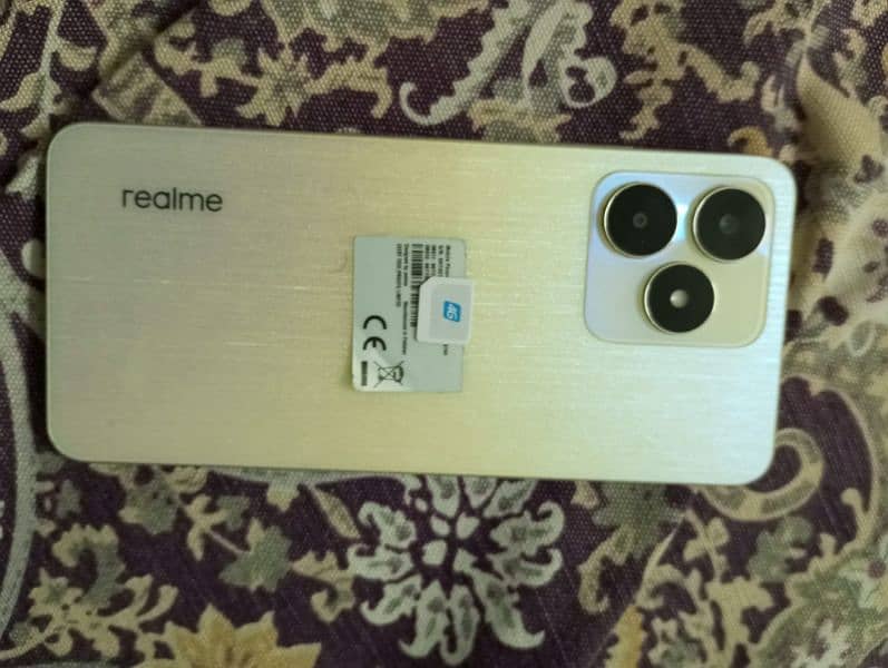 Realme C53 4