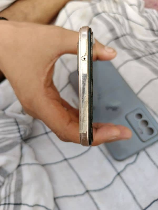 vivo v23e 8/128 new condition 7