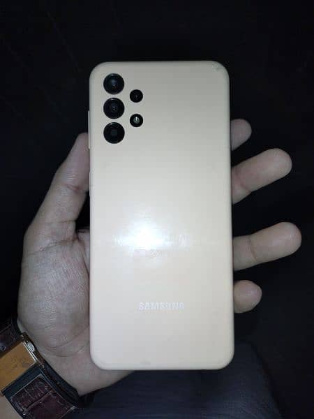 Samsung galaxy A13 good condition 10/9 and good battery timing 0