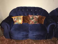 Selling new sofa set with table