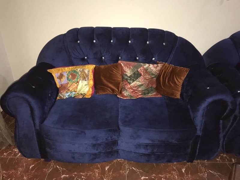 Selling new sofa set with table 0