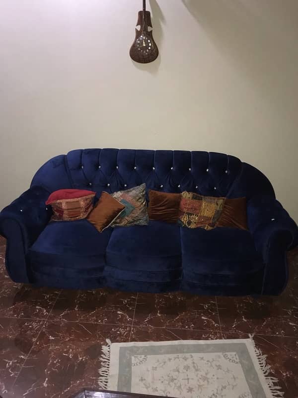 Selling new sofa set with table 3