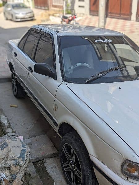 Nissan Sunny 1990 3