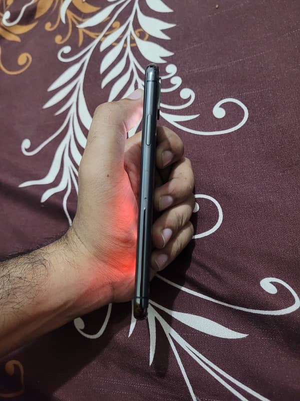 Iphone XS 64 GB non PTA 4