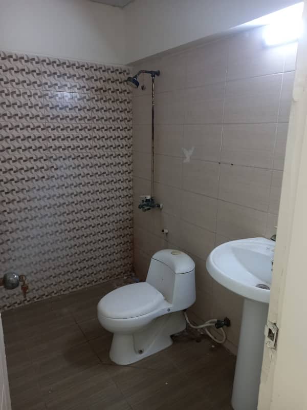 2 BED DD FLAT FOR RENT IN GULSHAN-E-IQBAL 13 D/3 1