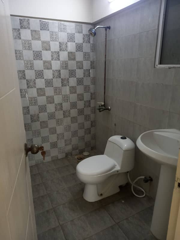 2 BED DD FLAT FOR RENT IN GULSHAN-E-IQBAL 13 D/3 5