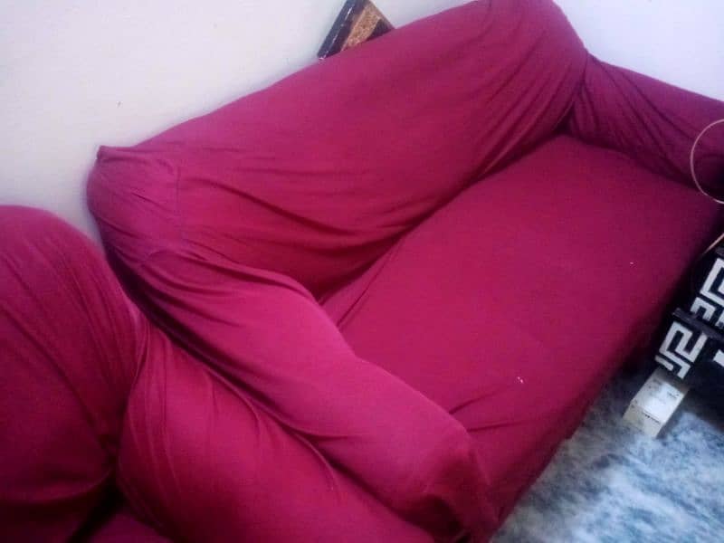 sell my sofa set urgently. . . 2