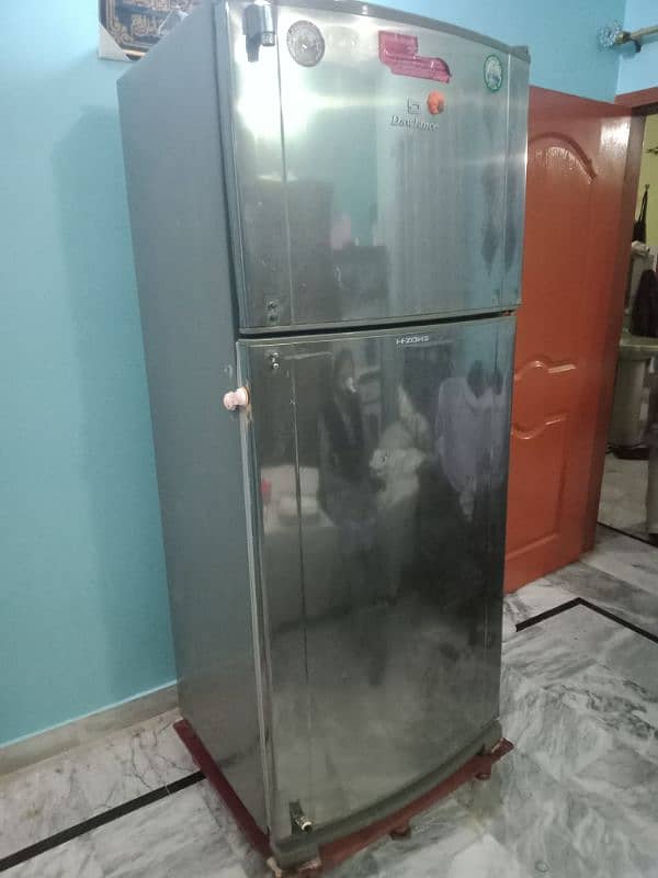 DAWLANCE FRIDGE  2 doors contact no 03222602609 4