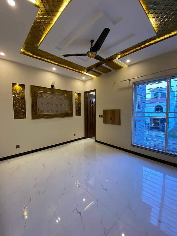 3 YEARS INSTALLMENT PLAN HOUSE PARK VIEW CITY LAHORE FOR SALE 12