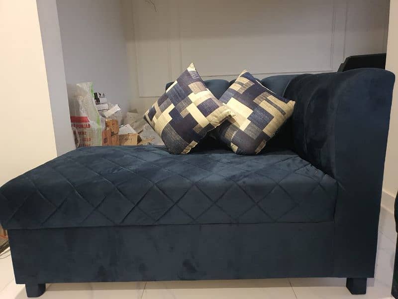 2 Seater Sofa in new condition 2