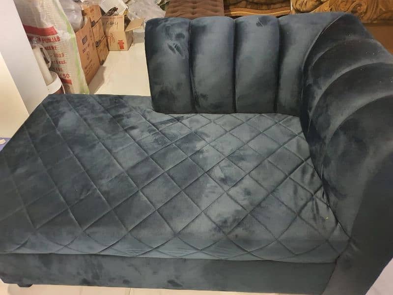 2 Seater Sofa in new condition 4