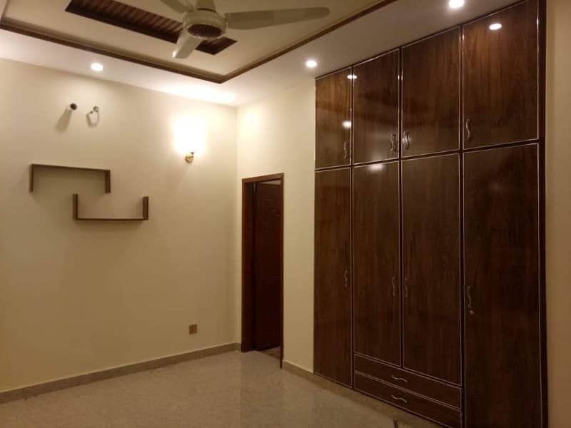 10 Marla House For Rent In Bahria Town Lahore 1