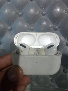 Airpods pro condition 100% ha price 2500 ha final 2000