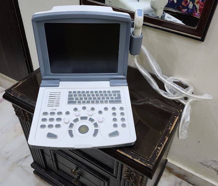 PORTABLE ULTRASOUND MACHINE 1