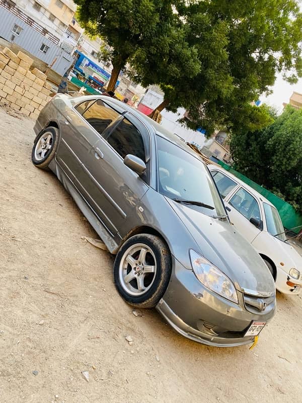 Honda Civic EXi 2004 1