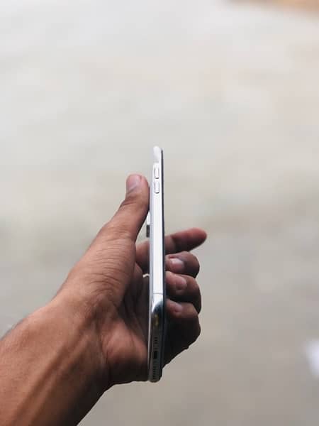 iPhone xs 4