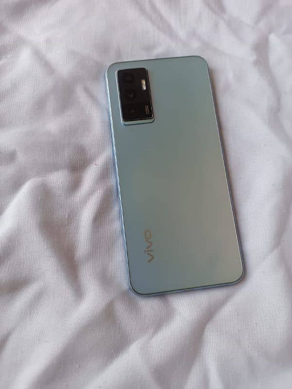 vivo y23s 10/10 condition very neat set 2