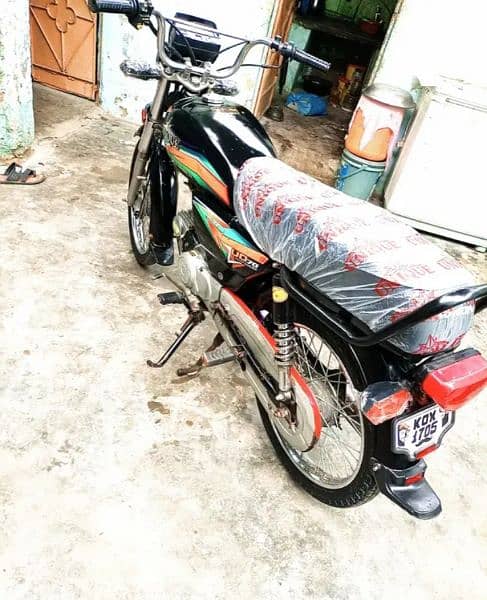 Unique 2021/2022 very good condition 21 ka 9 month ki bike ha 1