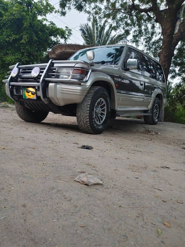 Mitsubishi Pajero 1