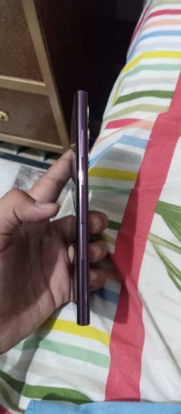 Samsung S 22 ultra curved edge 4