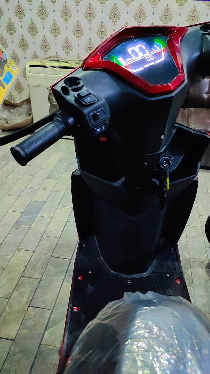 ELECTRIC SCOOTY R-99 PRO 2