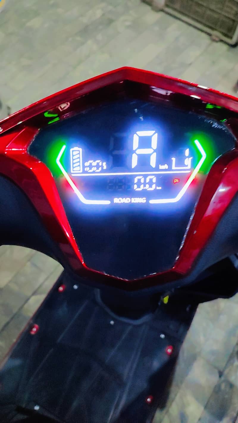 ELECTRIC SCOOTY R-99 PRO 3