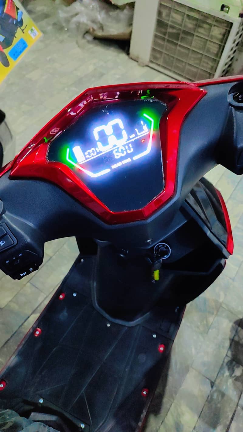 ELECTRIC SCOOTY R-99 PRO 5