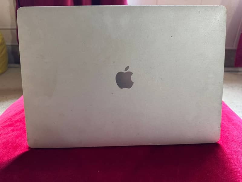 Macbook Pro 2017 15 inch 0