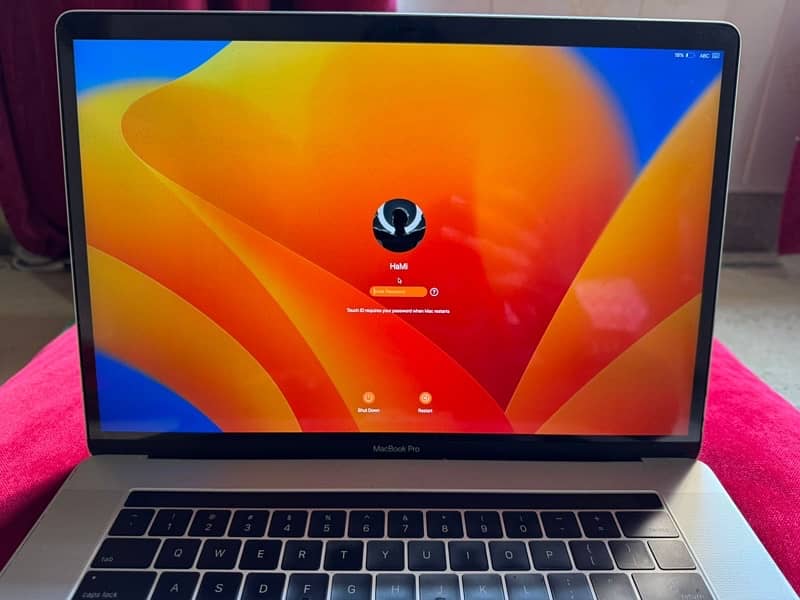 Macbook Pro 2017 15 inch 1