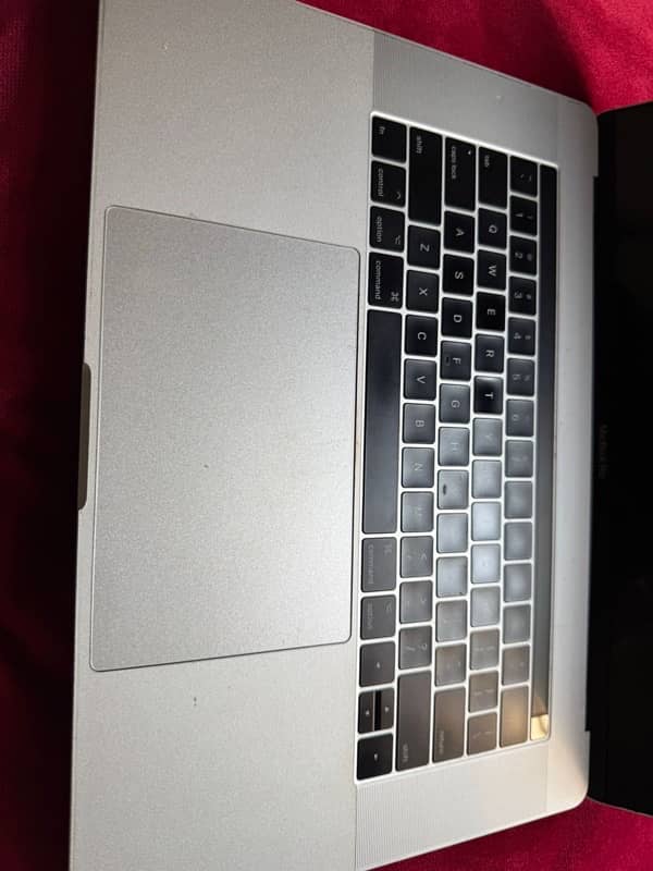 Macbook Pro 2017 15 inch 6