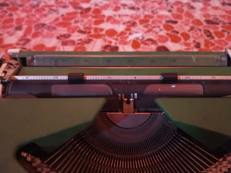 typewriter olympia 5