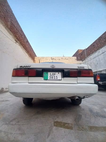 Nissan Sunny Super Saloon 18