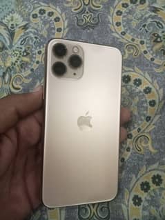 iphone 11 Pro (2 months sim time available)