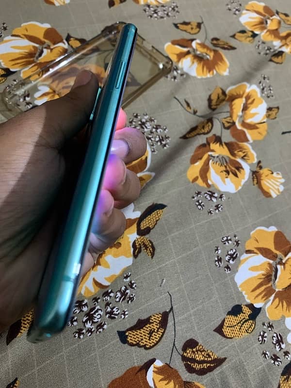 am selling One Plus 8t 12/256 Urgent Sale 3