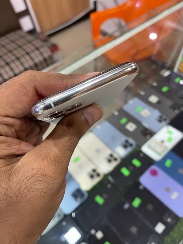 Iphone 11 PRO | 512GB | PTA Approved 4