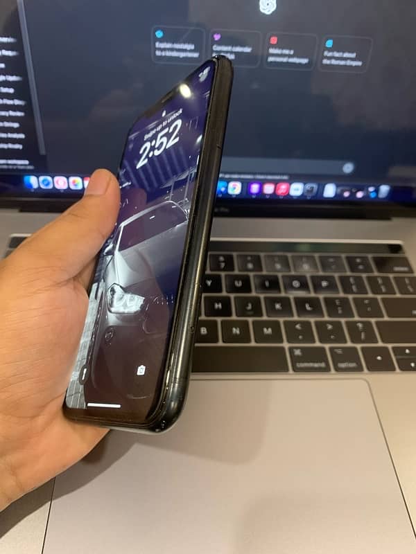 iphone xr JV 64 GB 3