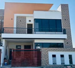 BEAUTIFUL DESIGNER HOUSE AVAILABLE FOR SALE