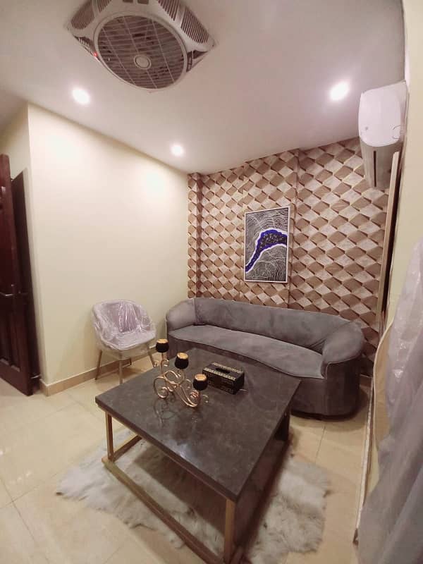 One bedroom VIP apartment for rent for short stay in bahria town 5