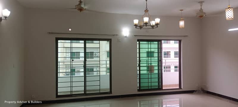 3 Bed FLAT For Rent On 5th Floor 3