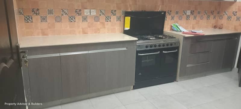 3 Bed FLAT For Rent On 5th Floor 6