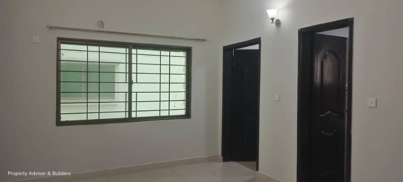 3 Bed FLAT For Rent On 5th Floor 13